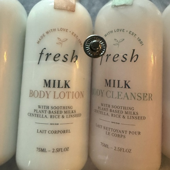 Fresh Milk Body Lotion and Cleanser Set with Travel Pouch NEW - Picture 2 of 2